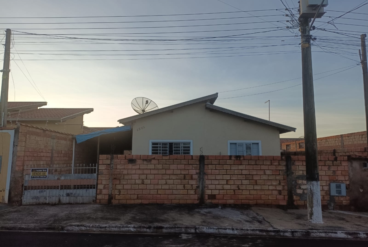 Casa a venda em Manduri.