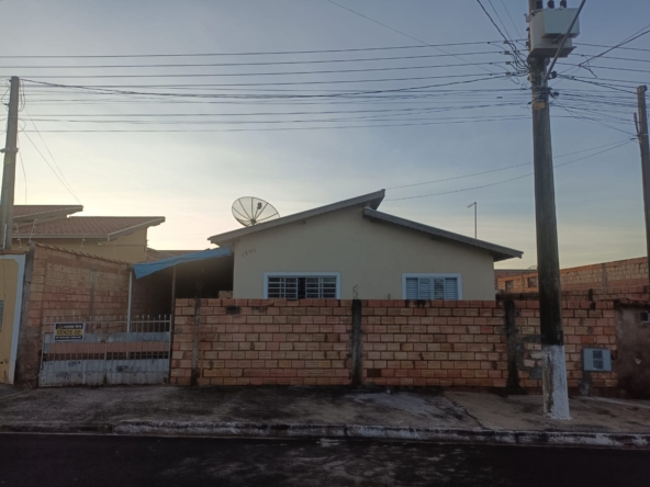 Casa a venda em Manduri.